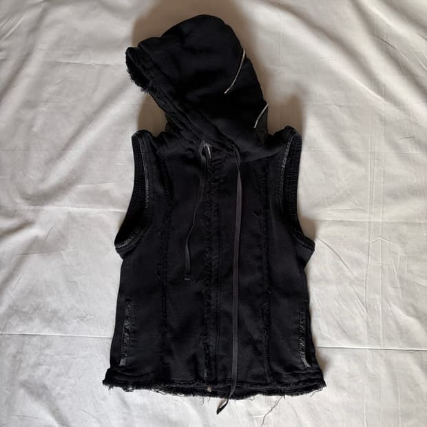 Bajra hooded vest