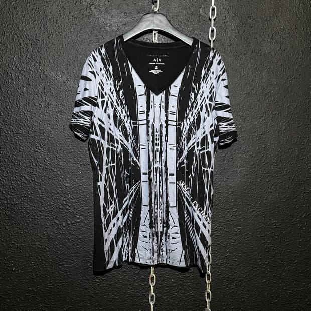 Armani Exchange – V-neck T-shirt 