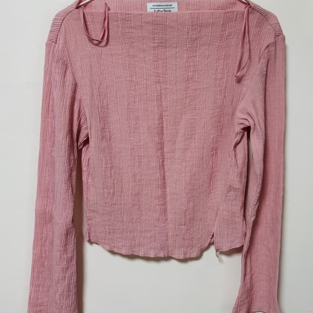 앤아더스토리즈 핑크 플리츠 긴팔