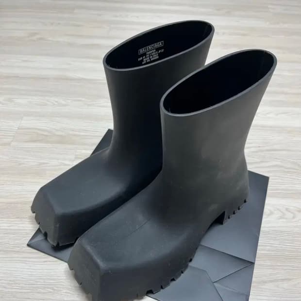 발렌시아가 트루퍼 부츠