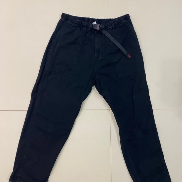 (아시아L) 그라미치 루즈 테이퍼드 팬츠 블랙