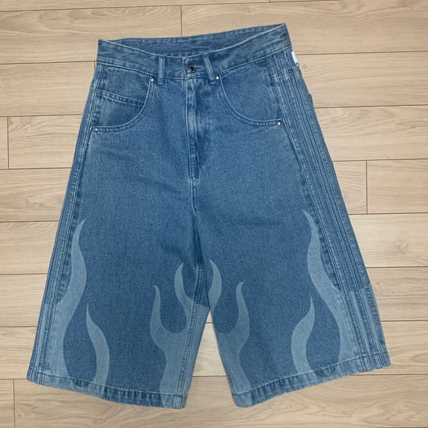 아디다스 플레임 데님 쇼츠