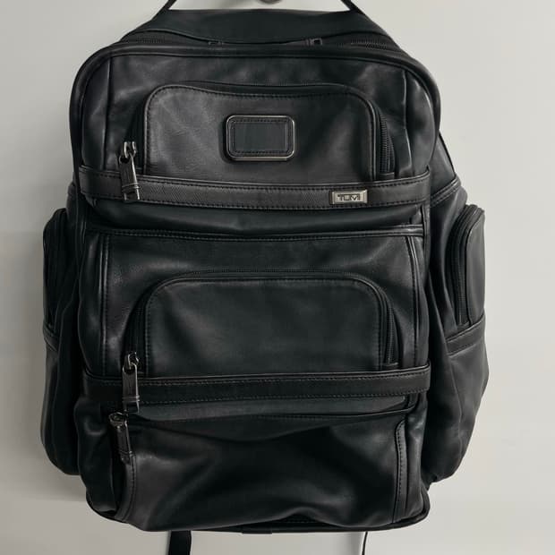 투미 알파3 티패스 가죽 백팩 블랙