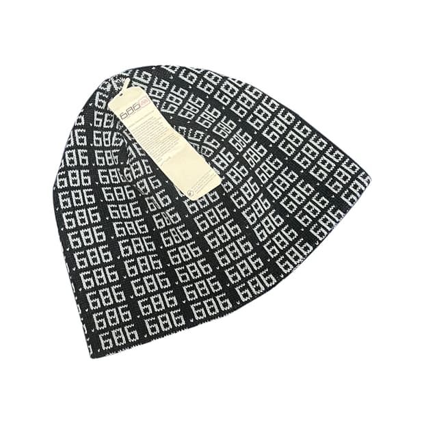 686 레터링 비니