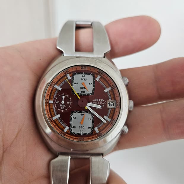 Seiko AKA V657 시계