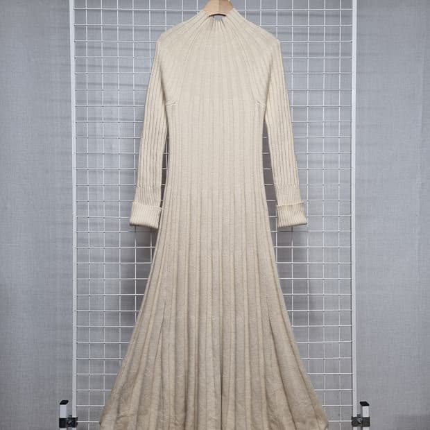 LVIR 르비에르 울 캐시미어 니트원피스