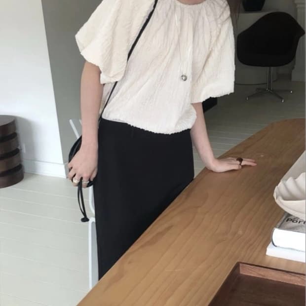 르버터 웨어 하프 셔링 블라우스