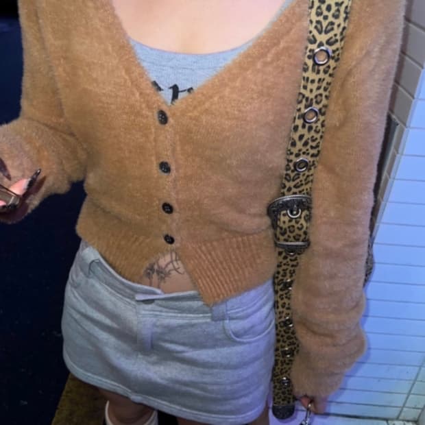 더미스테리어스호텔 퍼 가디건