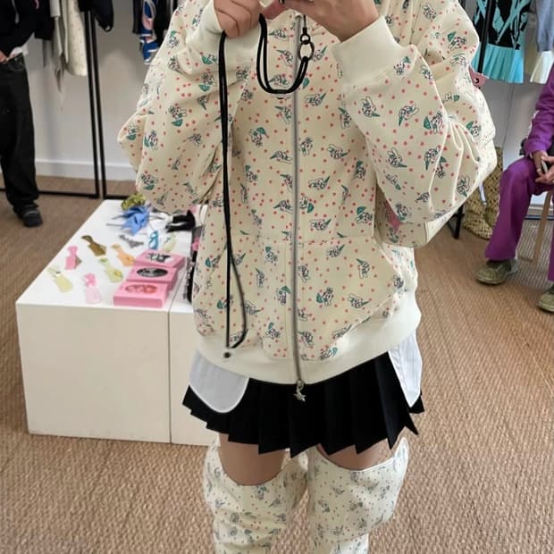 애슐리윌리엄스 노란토끼 후드집업