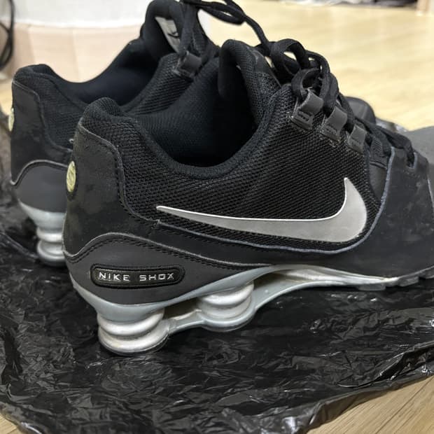 Nike 2016 shox avenue black metalic silv