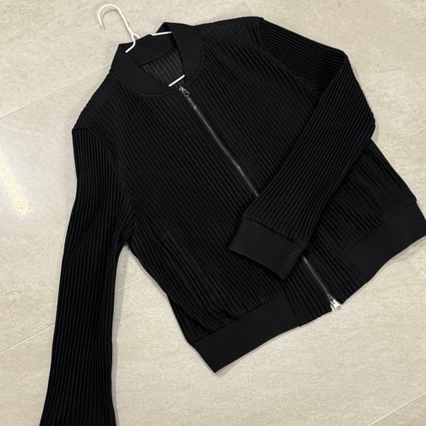 (새상품) 볼란테 플리츠 자켓 사이즈:1  100,000->70,000