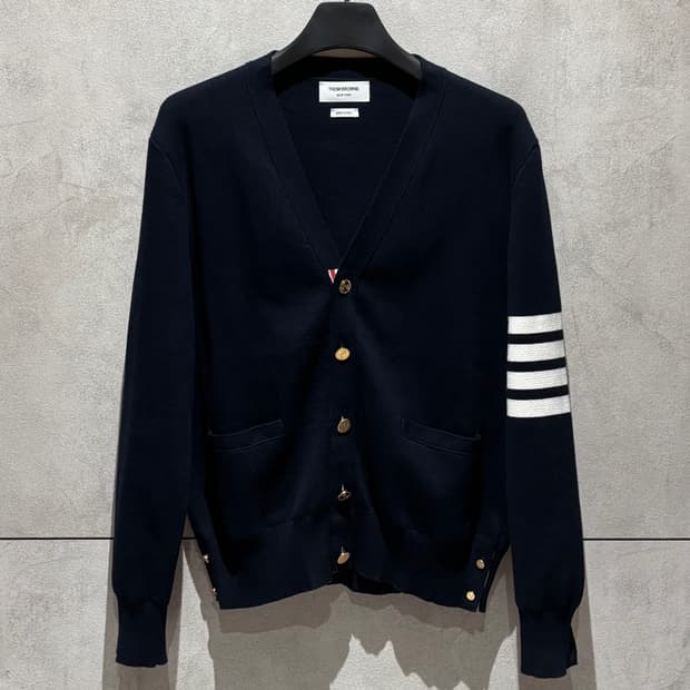 A+ / 3 (103) 톰브라운 밀라노 스티치 금장 가디건 네이비