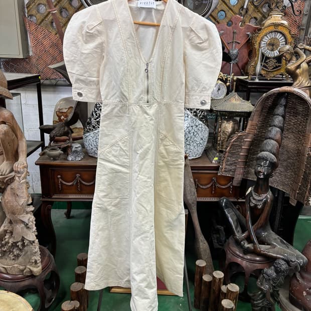 끌로디 피에로(Claudie Pierlot)지퍼 잠금 퍼프 소매 롱원피스