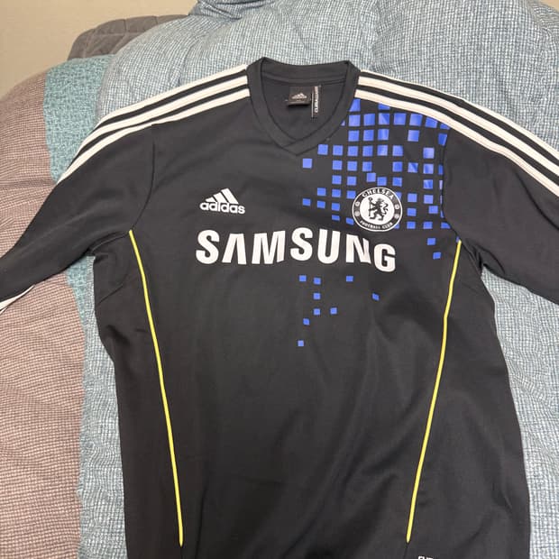 아디다스 첼시 트레이닝 맨투맨