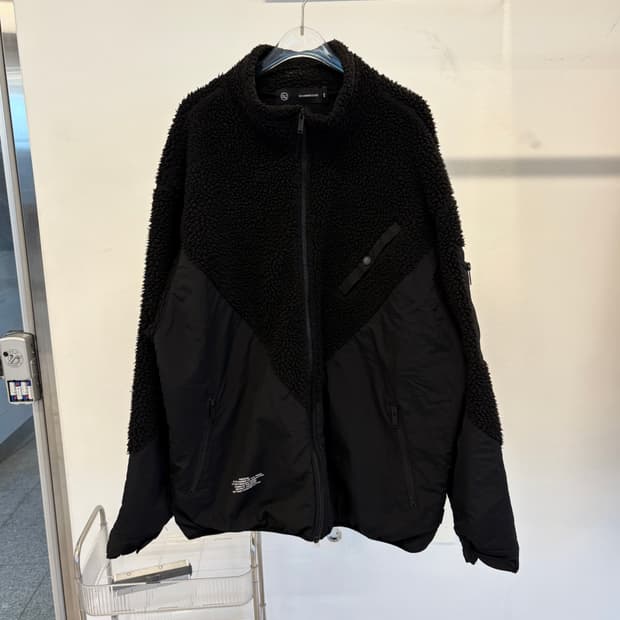GU x UNDERCOVER fleece black