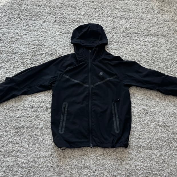 나이키 테크 우븐 윈드러너 블랙