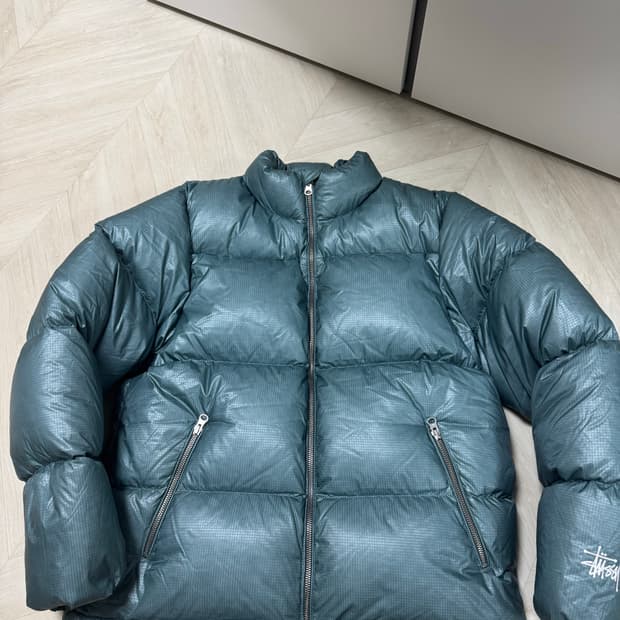 스투시 다운 푸퍼 파라슈트 립스탑