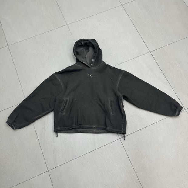 Thug club 컬러 엠블럼 후드 카키 