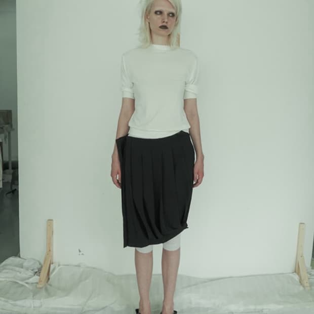 에옹쓰 eonts overturn half knit top