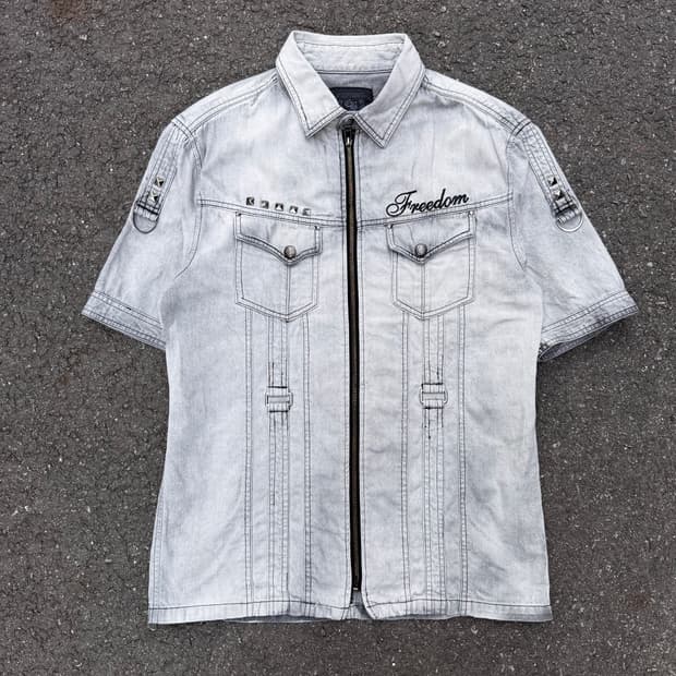 워싱 스터드 디테일 데님 반팔셔츠 