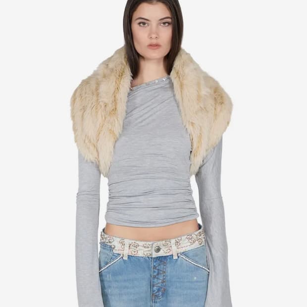 Sculptor Shell Button Sleeve Top