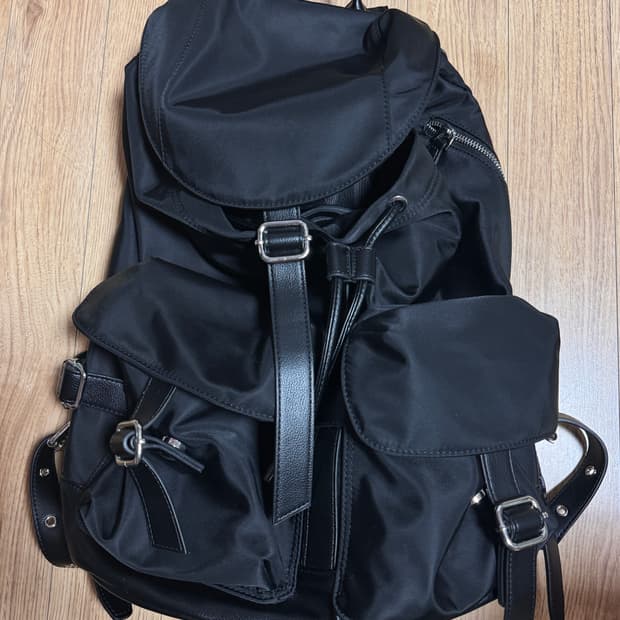 르아브 앨버트 나일론 럭색 블랙