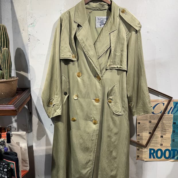 Burberry khaki glossy trench coat