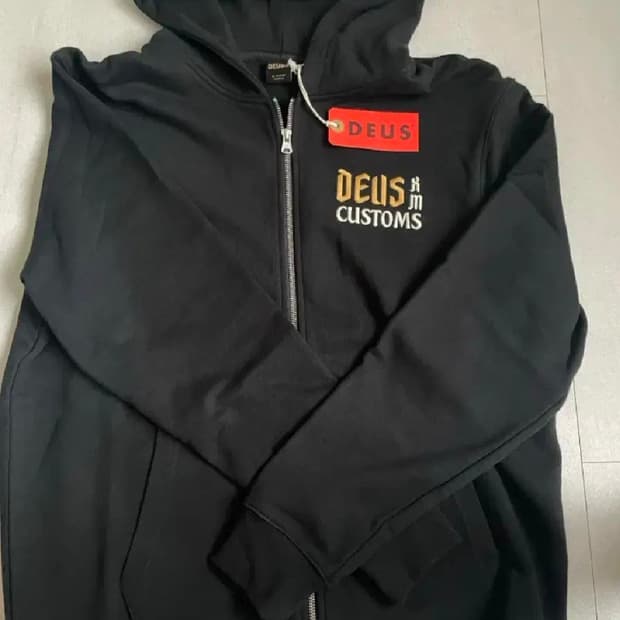 데우스 엑스 마키나 후드집업 L사이즈 새상품팔아요