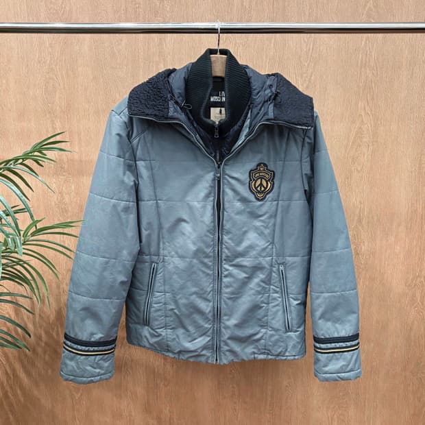 러브 모스키노 후드 패딩 점퍼 보아퍼 라이닝 엠블럼 패치 디테일 그레이