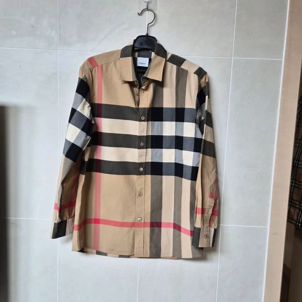 버버리정품 남성티셔츠 100