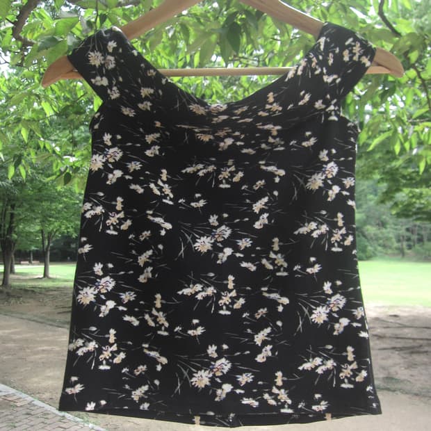 vintage flower off-shoulder top