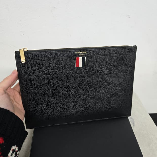 [보증서 정품] 톰브라운 사선 클러치백