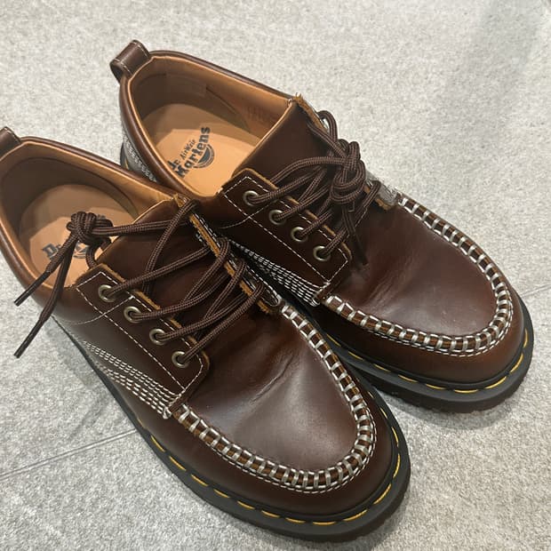 닥터마틴 로웰 270