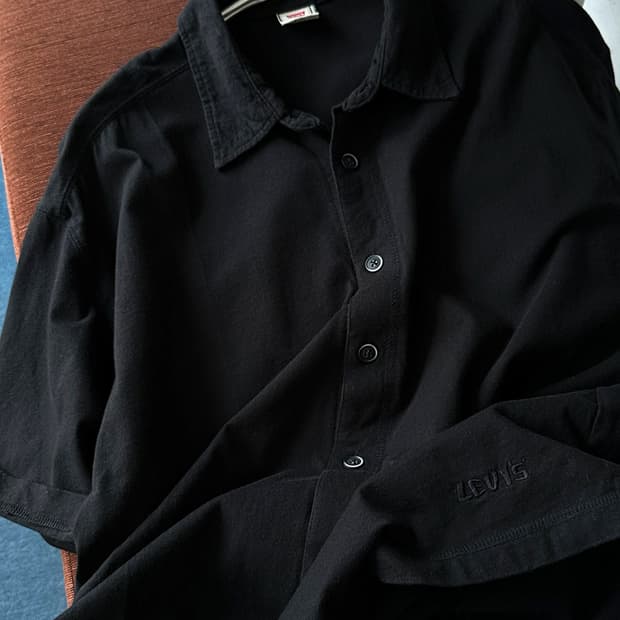 Levi's