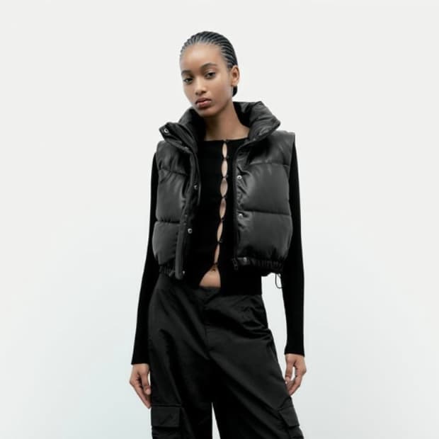 자라 비건레더 패딩조끼 