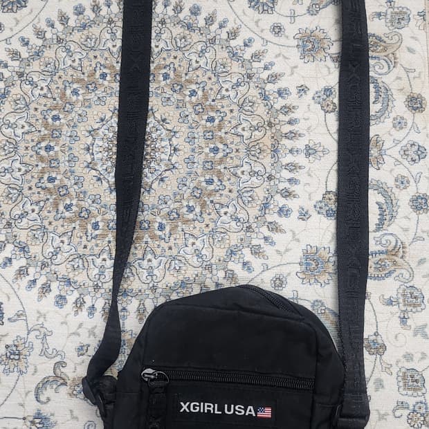 XGIRL USA 블랙 미니 크로스백