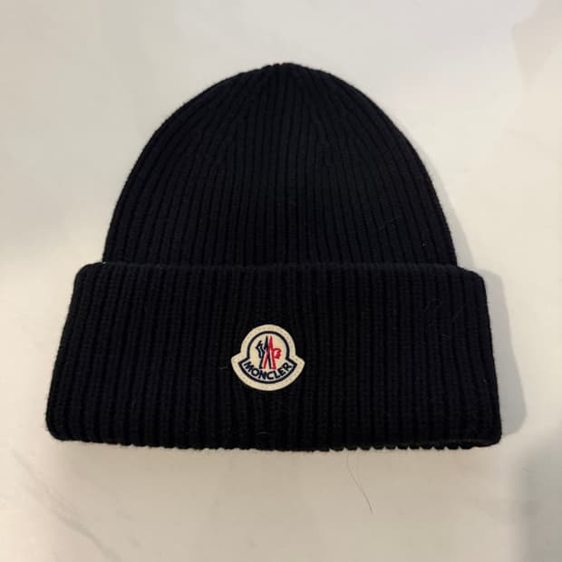 몽클레어 로고패치 울 블랙 비니
