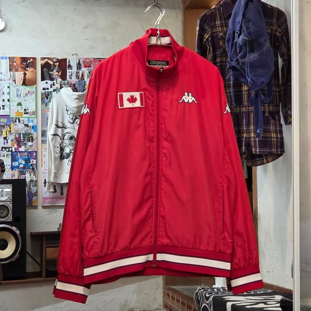 카파 올드스쿨 캐나다 자수 패치 바람막이 봄버