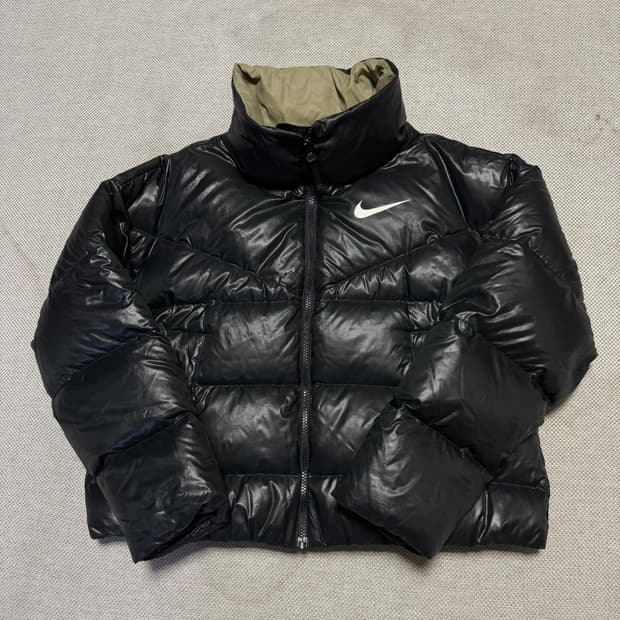 나이키 스우시 유광 숏패딩