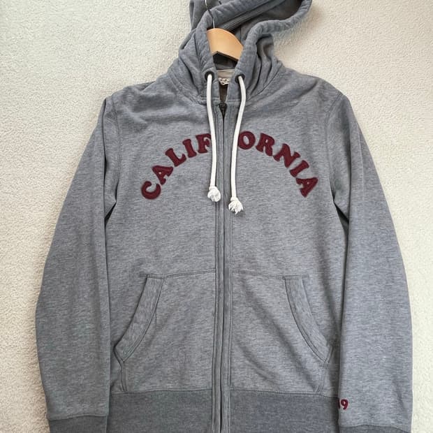 후아유 후드집업