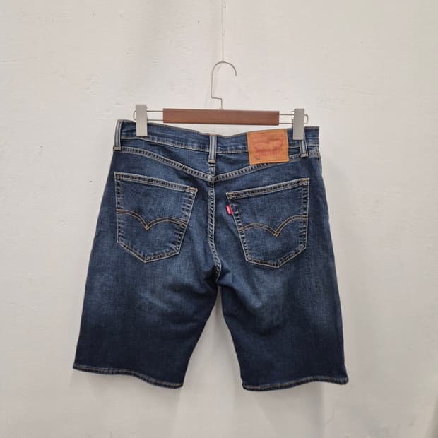 리바이스 505 레귤러 핏 데님 반바지 32