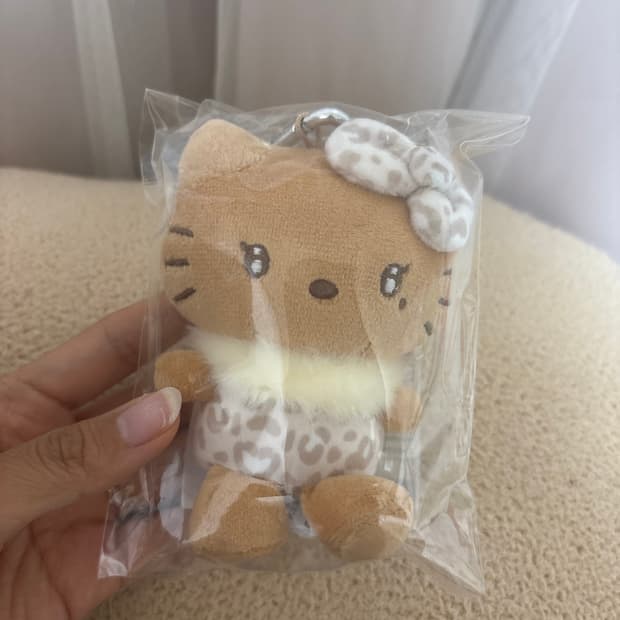 웨이크메이크 갸루 키티 키링 인형 판매합니다