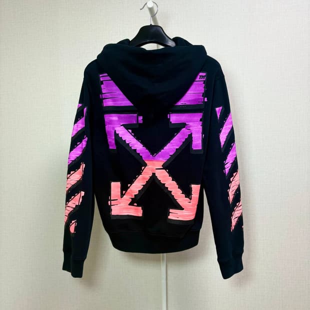 [M] 오프화이트 마커 애로우 후드티