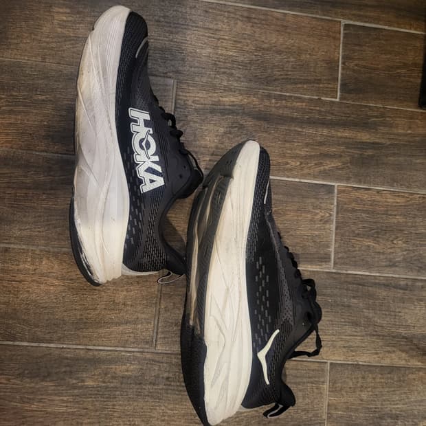 호카 블랙 런닝화 285