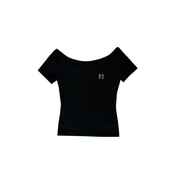 뉴얼린 앰블럼 보트넥 반팔티 블랙