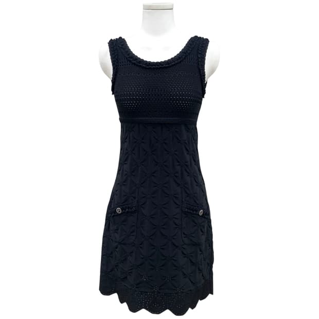 샤넬 CC 버튼 펀칭 니트 민소매 원피스