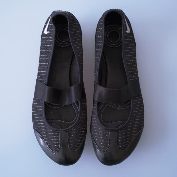 Nike flats