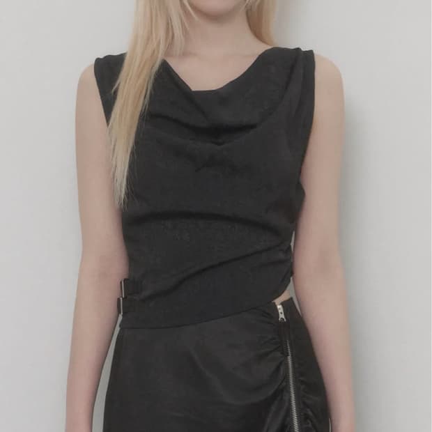 에트오소메 draped belt satin tank top