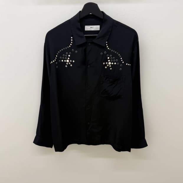 토가 비릴리스 스터드 셔츠