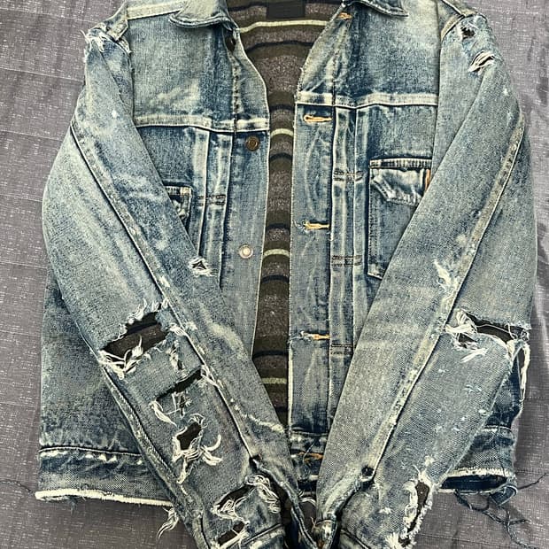 생로랑 디스트로이드 데님 자켓